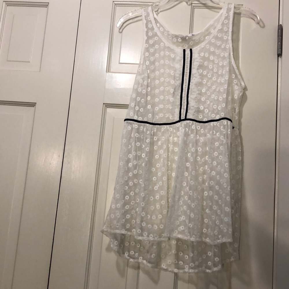 White tank top!